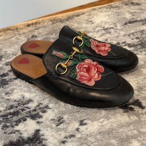 GUCCI Floral Embroidered Black Loafer mules size 6